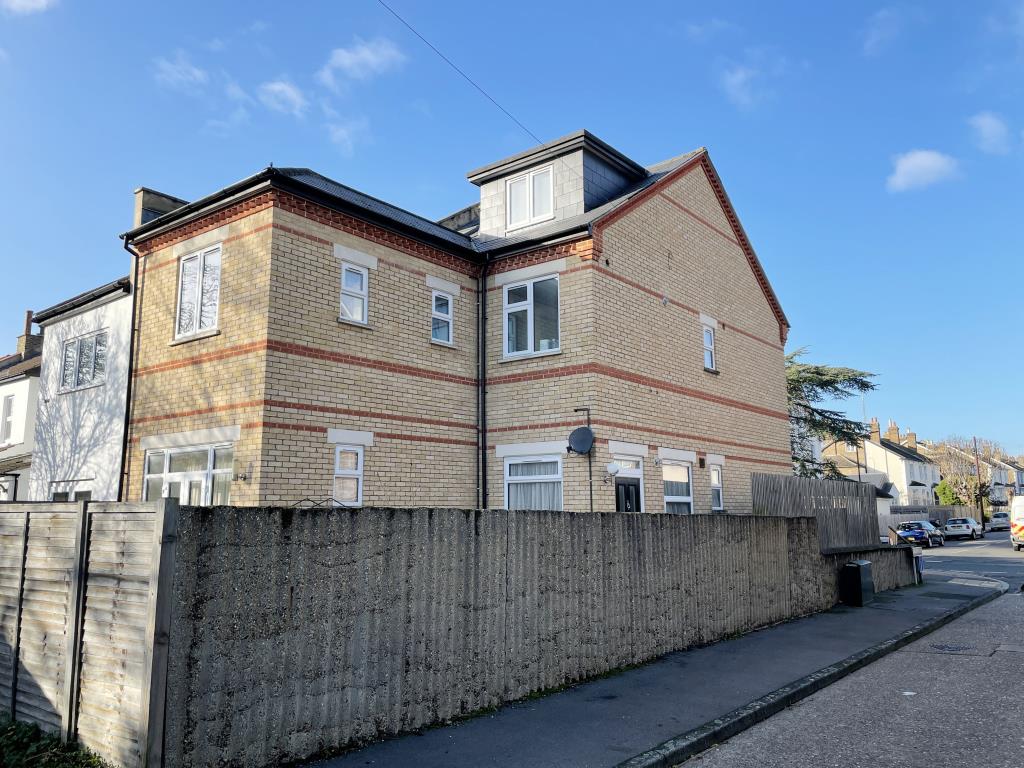 Lot: 147 - FREEHOLD GROUND RENTS - External image of the rear of the building from side road